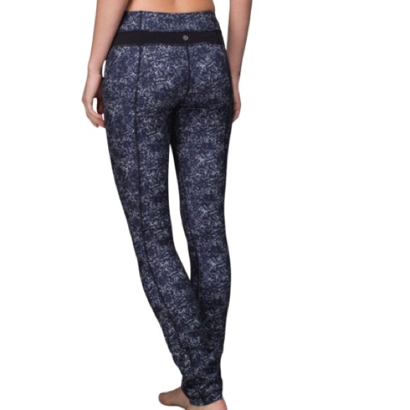 lululemon athletica Pants - ⭐️rare⭐️ Lululemon Skinny Groove Pant size 4